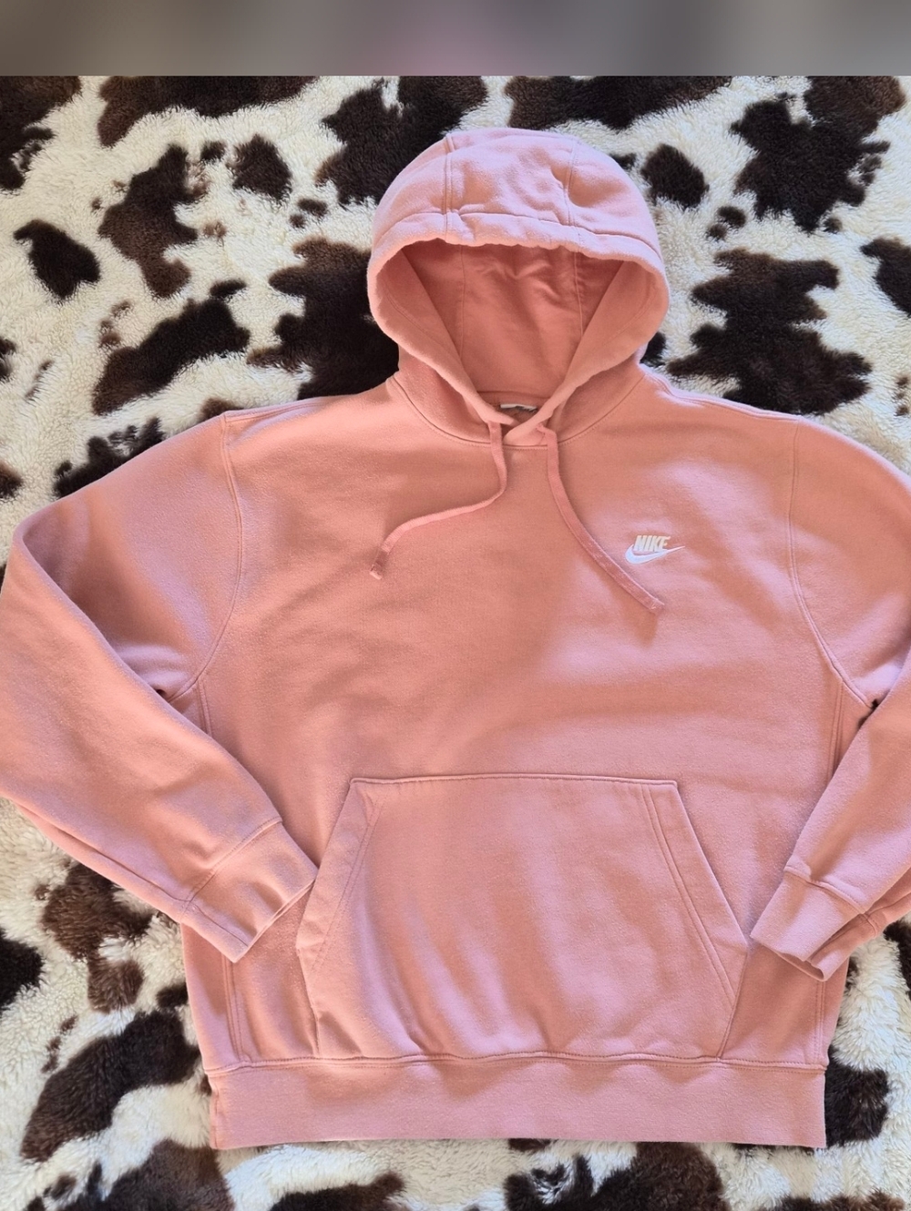 Nike Pink Pullover Hoodie Sweatshirt Embroidered Swoosh Cozy MEDIUM Oversized